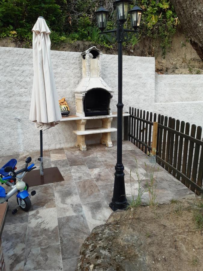 Hostal La Hojarasca Cuevas Del Valle Exterior foto
