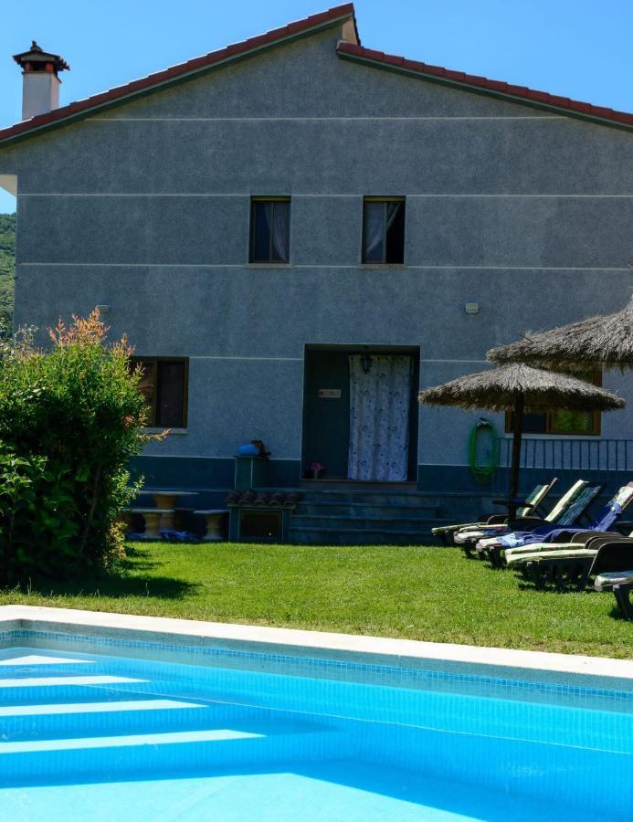 Hostal La Hojarasca Cuevas Del Valle Exterior foto